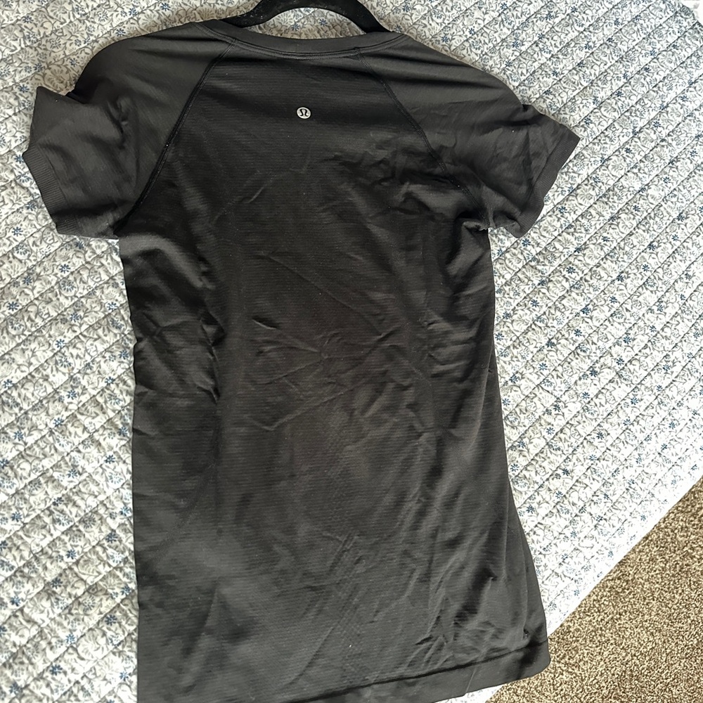 Lululemon swiftly tech short sleeve